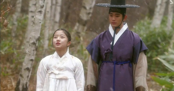 Kim Soo Hyun bị ‘đào lại’ phát ngôn kém duyên với bạn diễn chưa thành niên - hình ảnh - new88jl.com Kim Soo Hyun bị ‘đào lại’ phát ngôn kém duyên với bạn diễn chưa thành niên - hình ảnh - new88jl.com