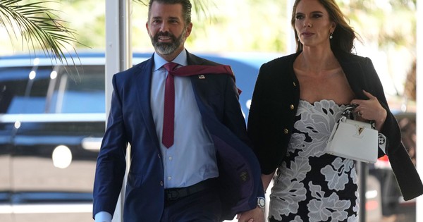 Gia đình ông Donald Trump đón thành viên mới: Donald Trump Jr. tái hôn cùng Bettina Anderson - hình ảnh - new88jl.com Gia đình ông Donald Trump đón thành viên mới: Donald Trump Jr. tái hôn cùng Bettina Anderson - hình ảnh - new88jl.com