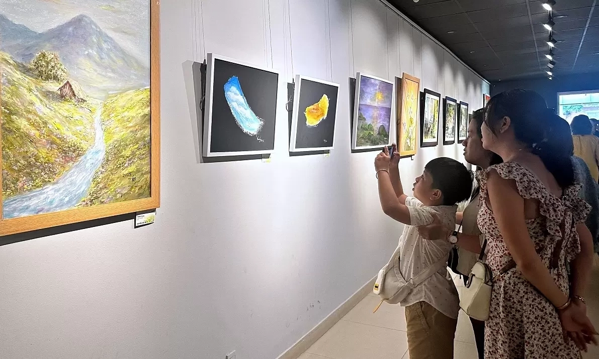 Triển lãm ‘Chạm đến màu xanh’: Gắn kết nghệ thuật và lối sống bền vững - hình ảnh - new88jl.com Triển lãm ‘Chạm đến màu xanh’: Gắn kết nghệ thuật và lối sống bền vững - hình ảnh - new88jl.com