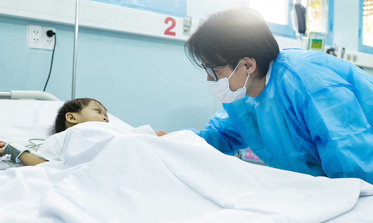 Hà Anh Tuấn hỗ trợ chi phí ghép gan cho bé gái mồ côi: Hành động đẹp giữa đời thường - hình ảnh - new88jl.com