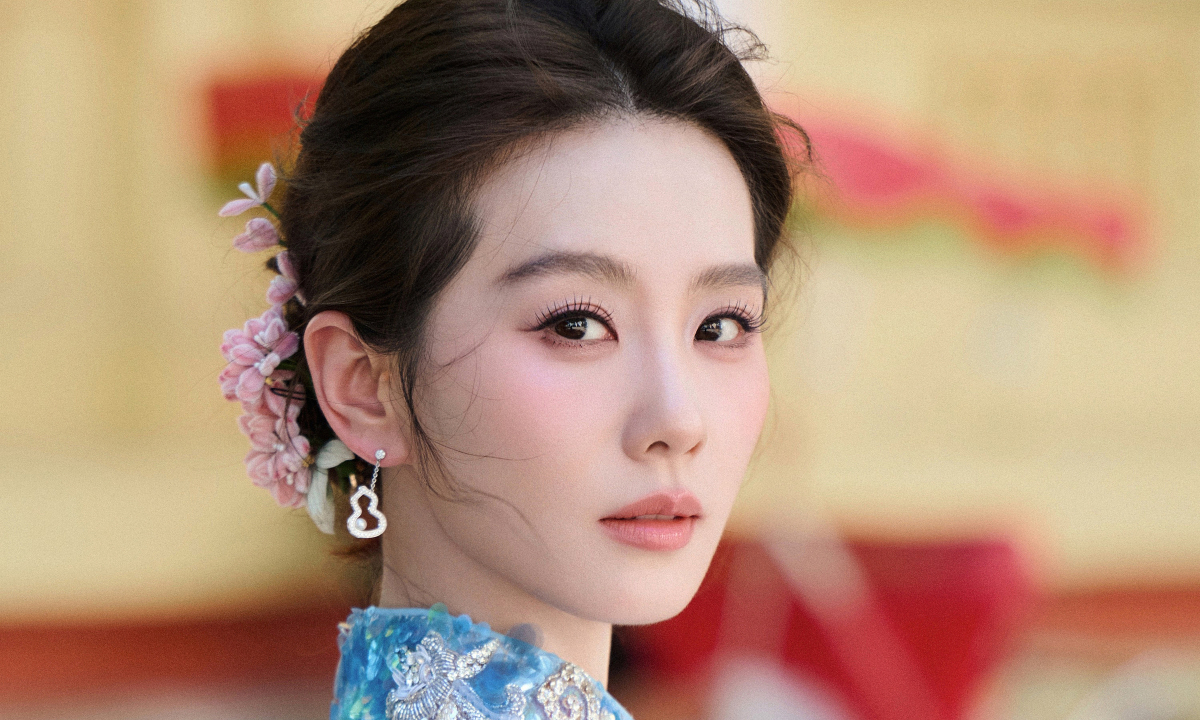 Mốt ‘má đỏ vì nắng gắt’ bùng nổ sau Lưu Thi Thi xuất hiện tại Hà Nội - hình ảnh - new88jl.com Mốt ‘má đỏ vì nắng gắt’ bùng nổ sau Lưu Thi Thi xuất hiện tại Hà Nội - hình ảnh - new88jl.com
