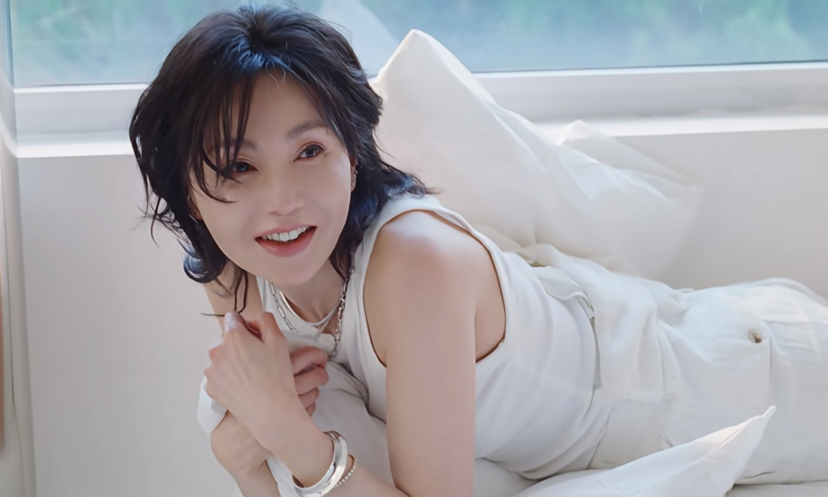 Vẻ thanh lịch của Trương Mạn Ngọc và lựa chọn giải trí tinh tế mùa hè - hình ảnh - new88jl.com