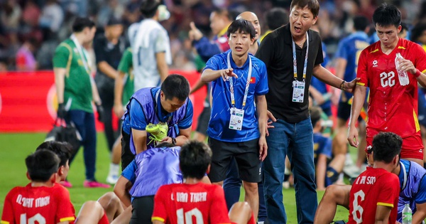 Bảo vệ ngôi vương AFF Cup 2026: Áp lực kép cho HLV Kim Sang-sik đến từ đâu? - hình ảnh - new88jl.com