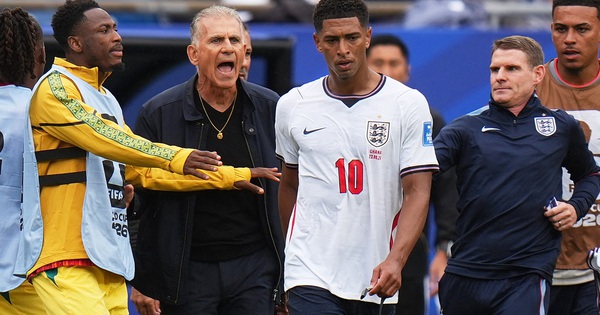 Ngôi sao đội tuyển Anh vi phạm luật mới của FIFA, lại lấy tay che miệng: Nguy cơ nhận án phạt nguội - hình ảnh - new88jl.com Ngôi sao đội tuyển Anh vi phạm luật mới của FIFA, lại lấy tay che miệng: Nguy cơ nhận án phạt nguội - hình ảnh - new88jl.com