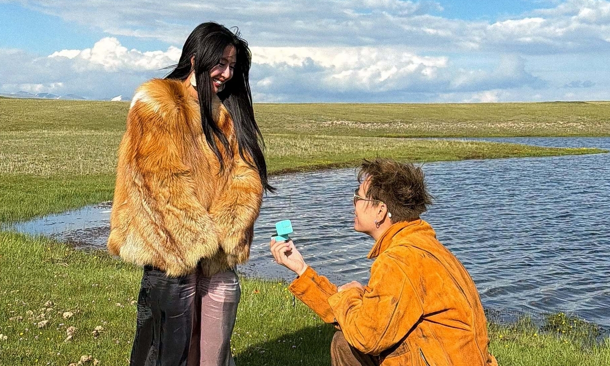 Quỳnh Anh Shyn Nhận Lời Cầu Hôn Ở Kyrgyzstan – Khoảnh Khắc Đáng Nhớ Cùng NEW88 Uy Tín - hình ảnh - new88jl.com Quỳnh Anh Shyn Nhận Lời Cầu Hôn Ở Kyrgyzstan – Khoảnh Khắc Đáng Nhớ Cùng NEW88 Uy Tín - hình ảnh - new88jl.com