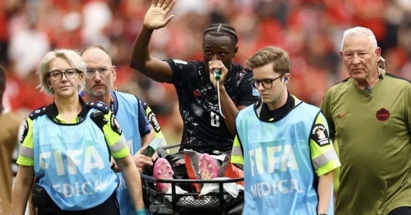Cầu thủ đầu tiên chia tay World Cup 2026 vì chấn thương: Ismael Kone gãy chân sau chiến thắng Canada 6-0 - hình ảnh - new88jl.com Cầu thủ đầu tiên chia tay World Cup 2026 vì chấn thương: Ismael Kone gãy chân sau chiến thắng Canada 6-0 - hình ảnh - new88jl.com