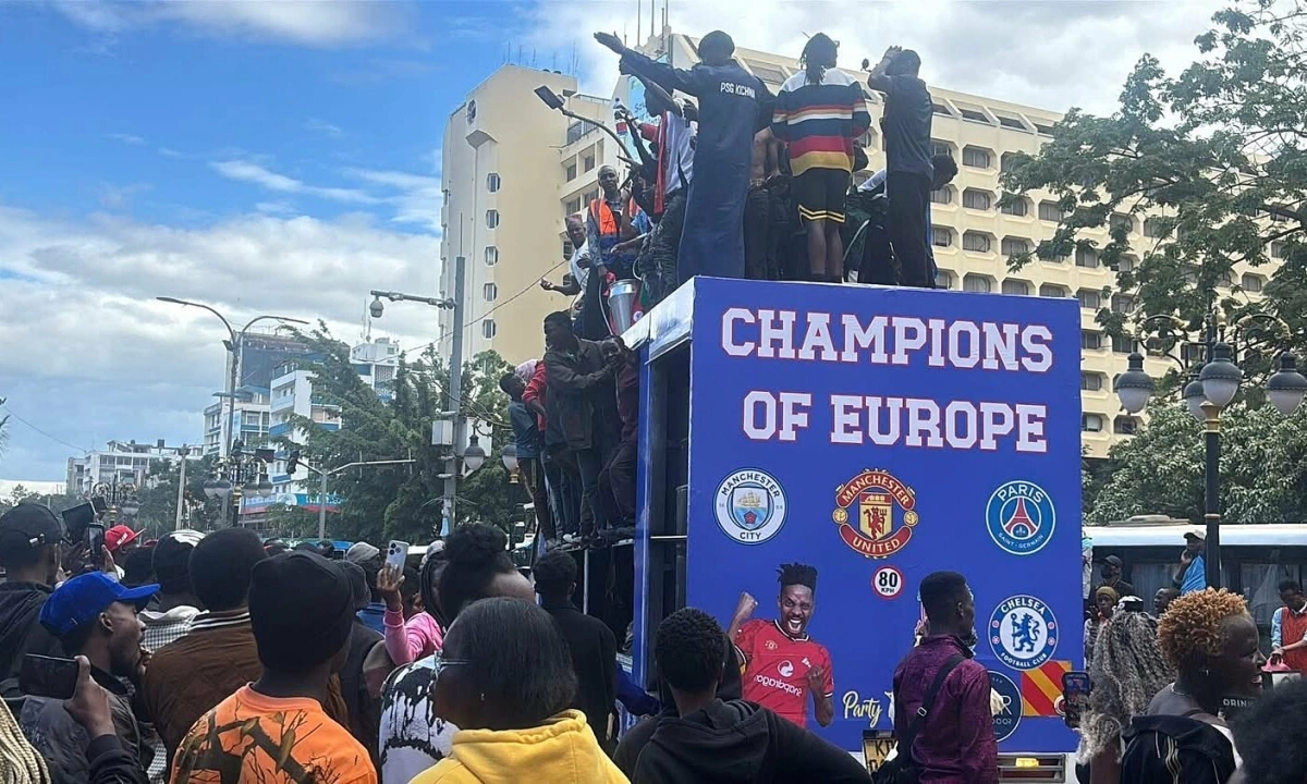 CĐV Man Utd dẫn đầu đoàn diễu hành ăn mừng thất bại của Arsenal tại Nairobi - hình ảnh - new88jl.com