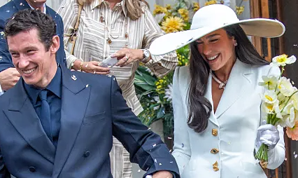 Ca sĩ Dua Lipa kết hôn với Callum Turner sau hai năm hẹn hò - hình ảnh - new88jl.com Ca sĩ Dua Lipa kết hôn với Callum Turner sau hai năm hẹn hò - hình ảnh - new88jl.com