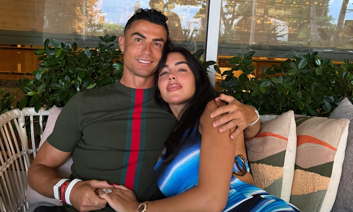 Link vào nhà cái NEW88: Câu chuyện tình 10 năm của Ronaldo và Georgina truyền cảm hứng cho cộng đồng game thủ - hình ảnh - new88jl.com
