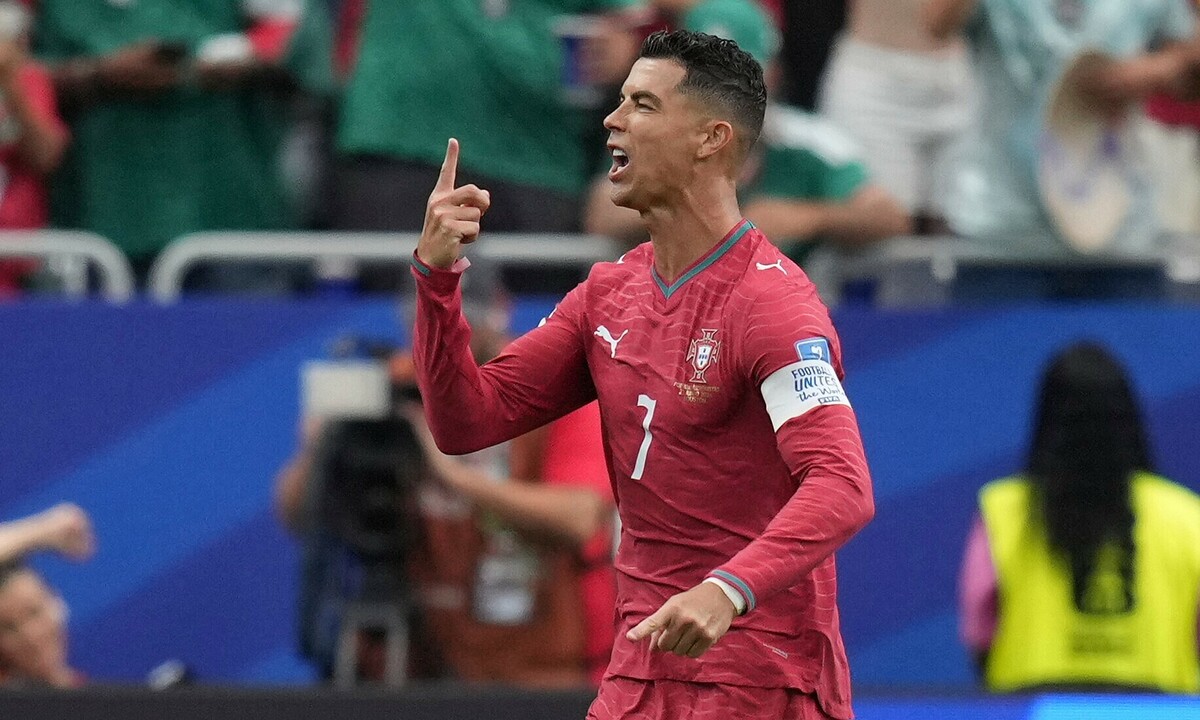 Ronaldo lập kỷ lục World Cup, fan Việt săn tin và trải nghiệm NEW88 baccarat - hình ảnh - new88jl.com Ronaldo lập kỷ lục World Cup, fan Việt săn tin và trải nghiệm NEW88 baccarat - hình ảnh - new88jl.com