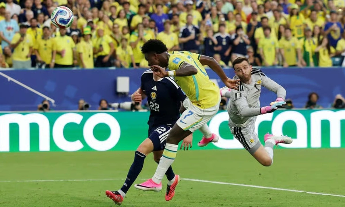 Vinicius đòi quà Ancelotti sau khi đánh đầu ghi bàn - hình ảnh - new88jl.com Vinicius đòi quà Ancelotti sau khi đánh đầu ghi bàn - hình ảnh - new88jl.com