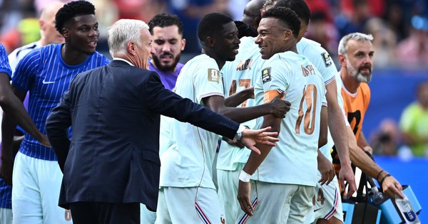HLV Deschamps đi vào lịch sử World Cup: Mbappe – Dembele tái lập kỳ tích của Brazil: góc nhìn mới cho người chơi Việt - hình ảnh - new88jl.com