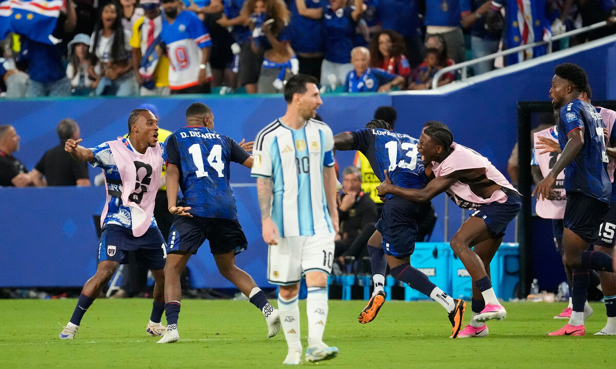 Henry và Ibrahimovic kêu gọi FIFA trao cup cho Cape Verde – Cơ hội trải nghiệm cá cược đỉnh cao cùng NEW88 - hình ảnh - new88jl.com Henry và Ibrahimovic kêu gọi FIFA trao cup cho Cape Verde – Cơ hội trải nghiệm cá cược đỉnh cao cùng NEW88 - hình ảnh - new88jl.com