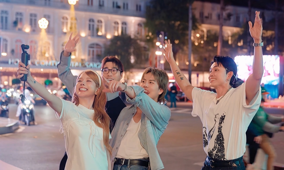 Link vào nhà cái NEW88: Cập nhật tin giải trí nóng cùng MV “Thành phố tuyệt vời” của Hồ Ngọc Hà, Hương Giang - hình ảnh - new88jl.com